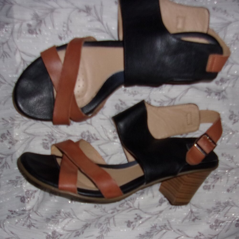 size 81/2 8.5 womans black tan  shoes sandals 8 1/2 eight